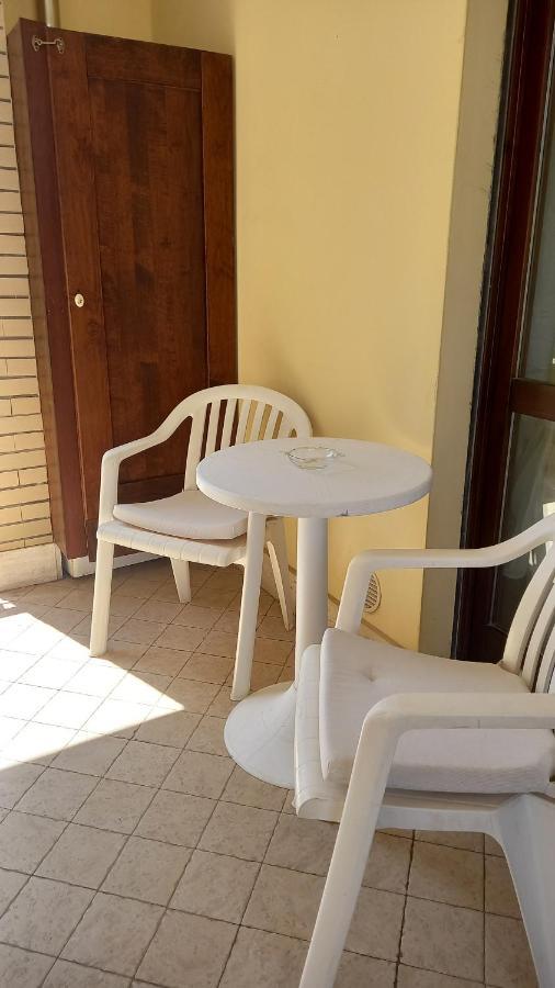Domus Claudio Apartamento Fiumicino Exterior foto